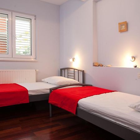 Apartments Tino Makarska Oda fotoğraf