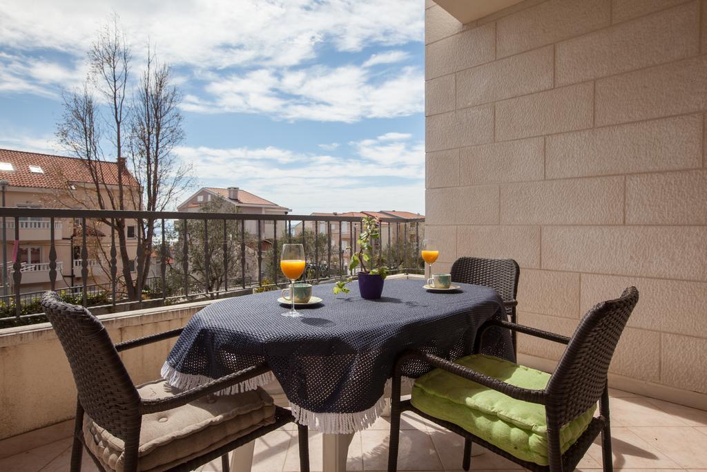 Apartments Tino Makarska Oda fotoğraf