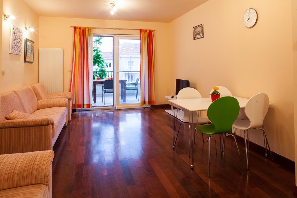 Apartments Tino Makarska Oda fotoğraf