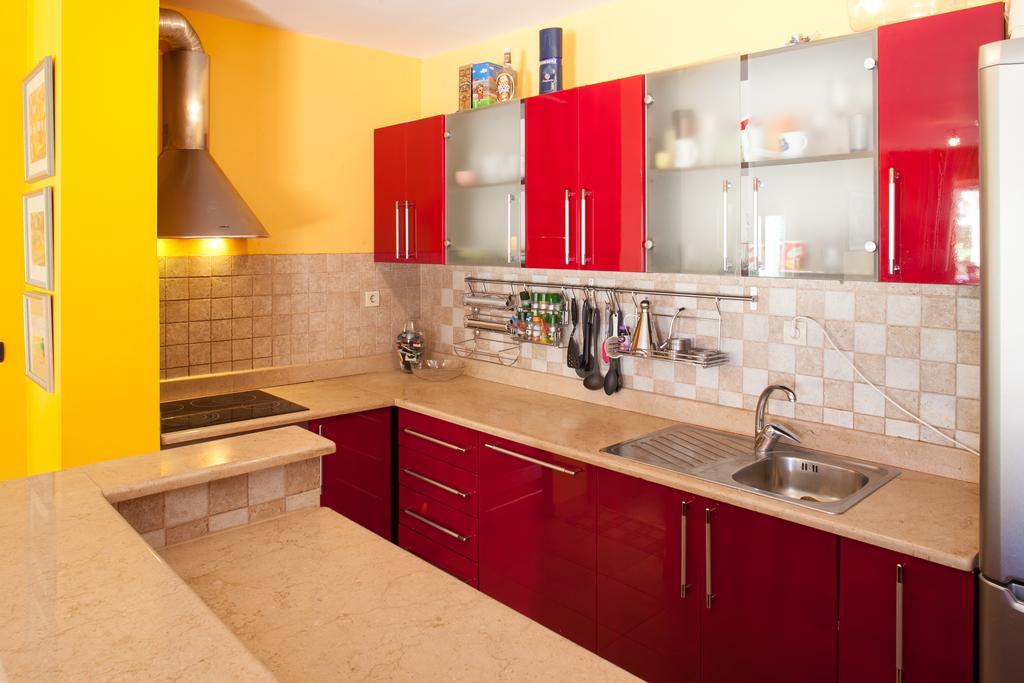 Apartments Tino Makarska Oda fotoğraf