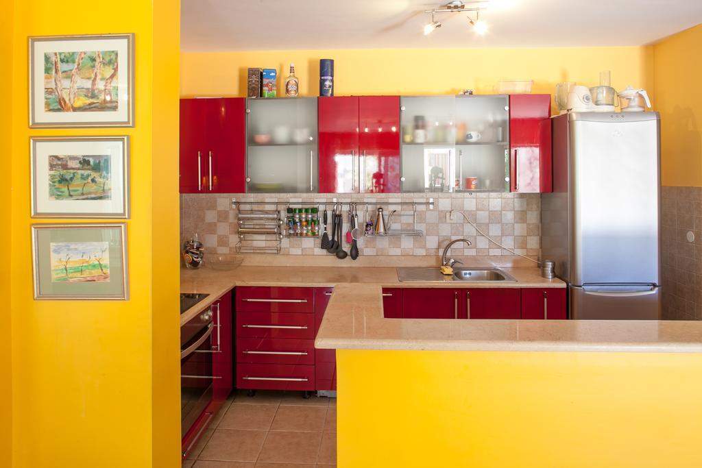 Apartments Tino Makarska Oda fotoğraf