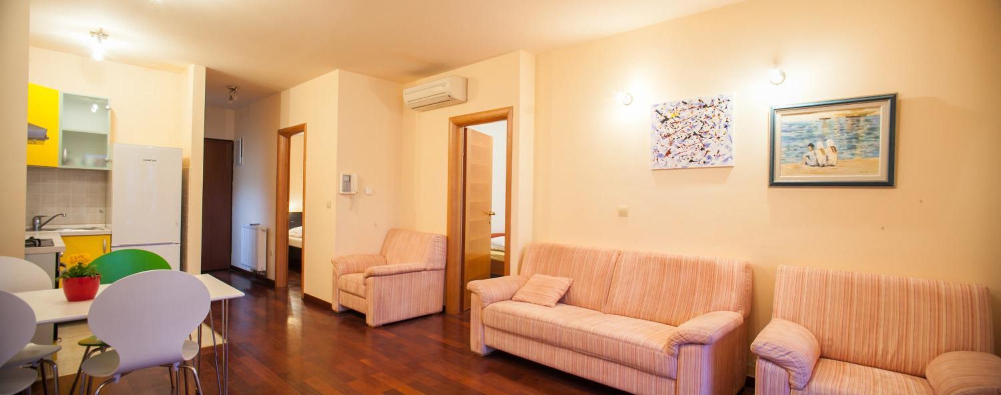 Apartments Tino Makarska Oda fotoğraf