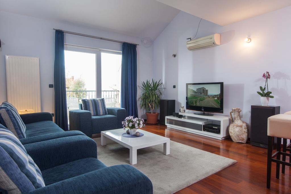 Apartments Tino Makarska Oda fotoğraf