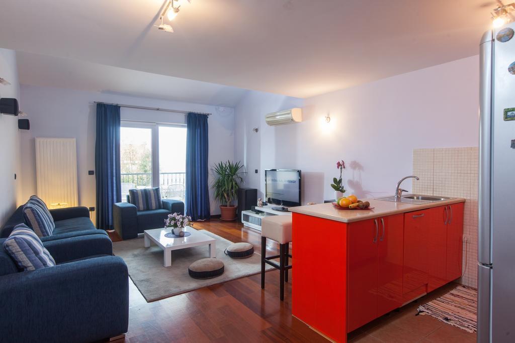 Apartments Tino Makarska Oda fotoğraf